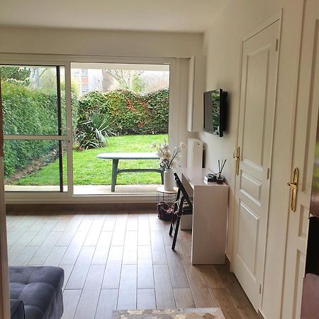 Appartement Avec Jardin Prive - 2 A 4 Voyageur Chaville Exteriör bild