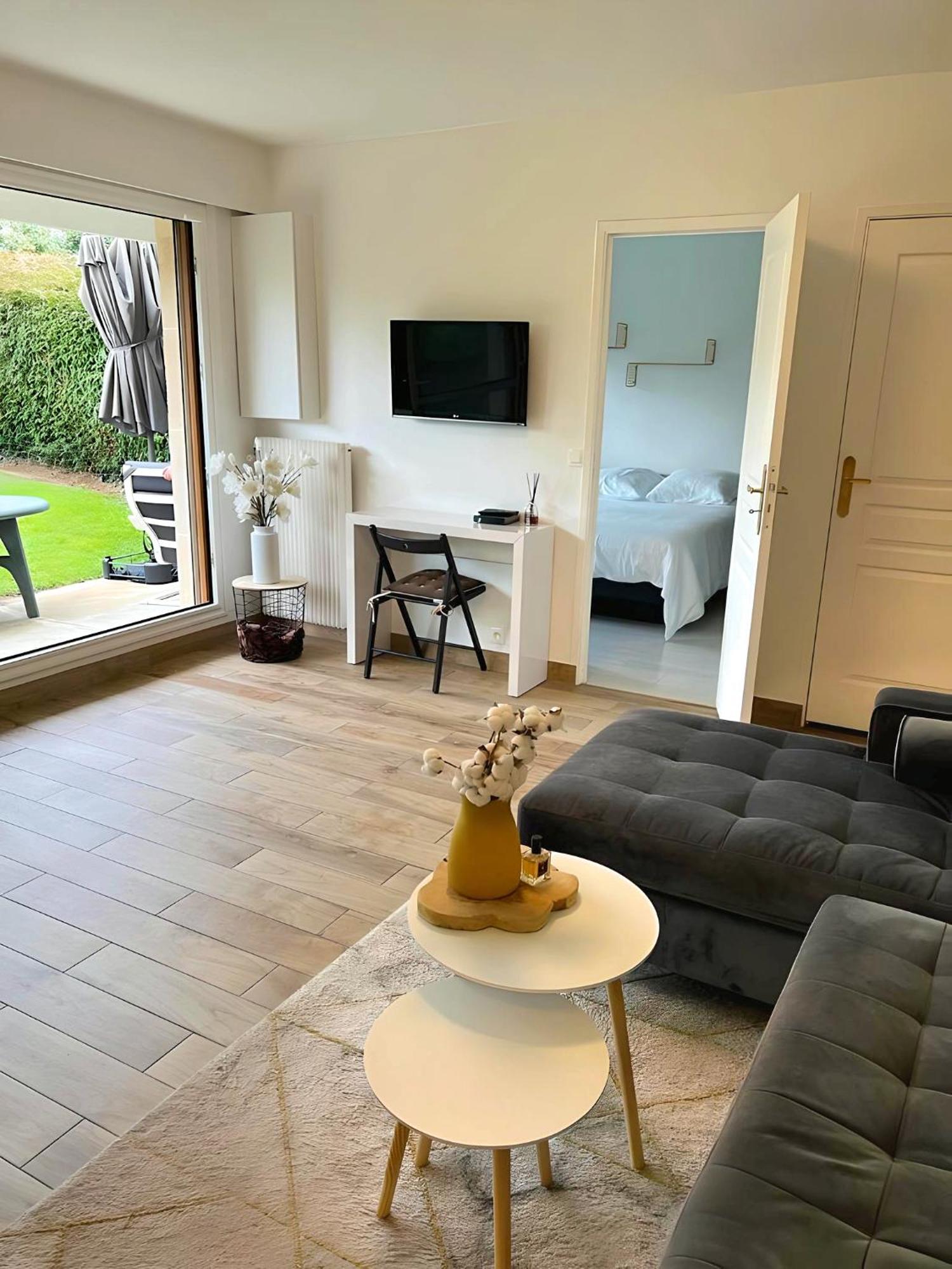 Appartement Avec Jardin Prive - 2 A 4 Voyageur Chaville Exteriör bild