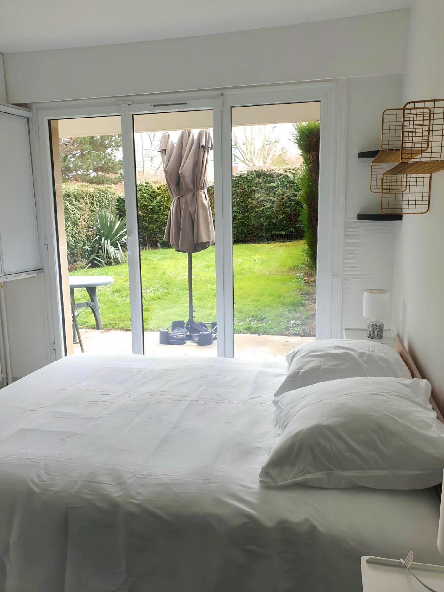 Appartement Avec Jardin Prive - 2 A 4 Voyageur Chaville Exteriör bild