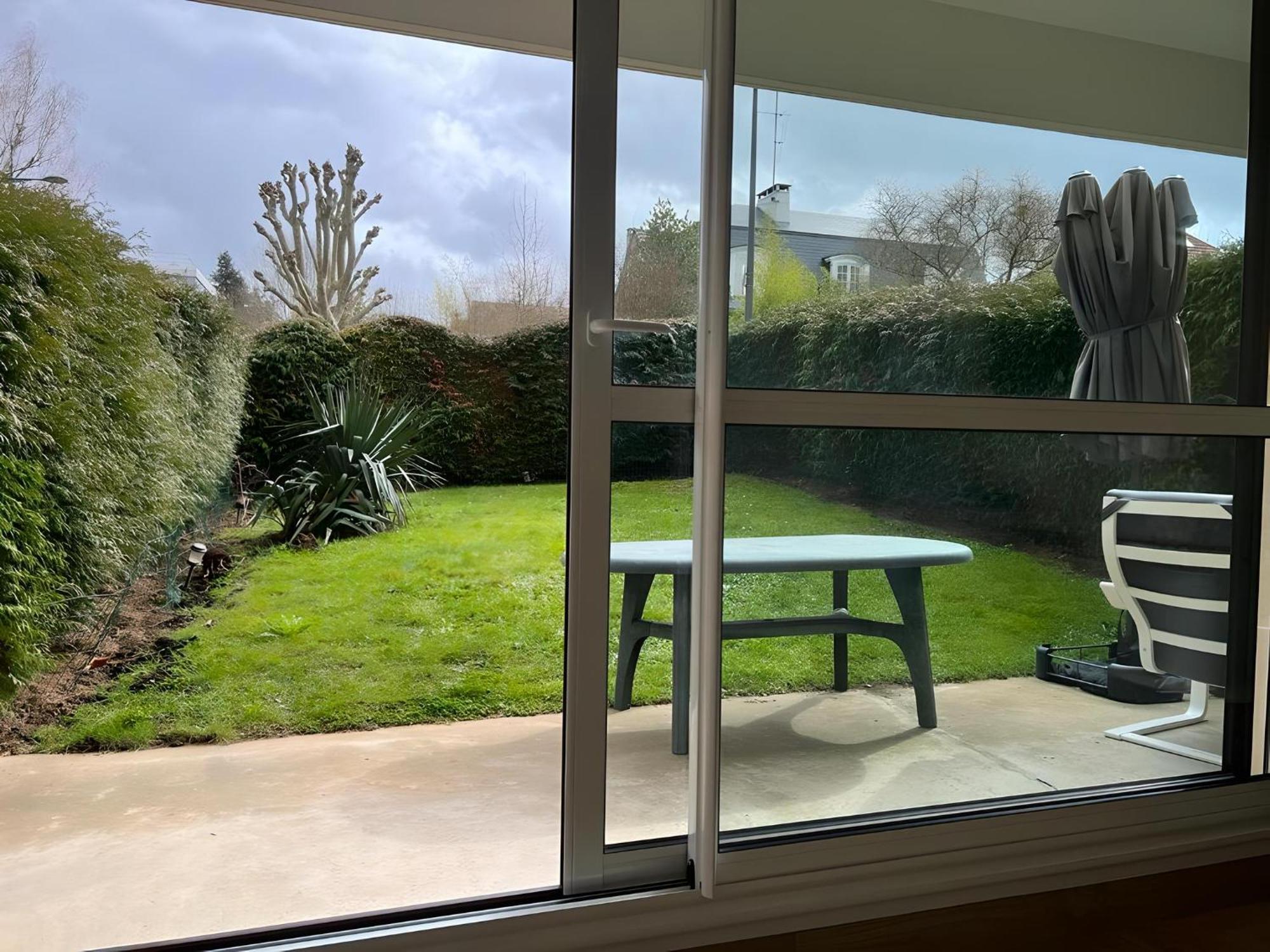 Appartement Avec Jardin Prive - 2 A 4 Voyageur Chaville Exteriör bild