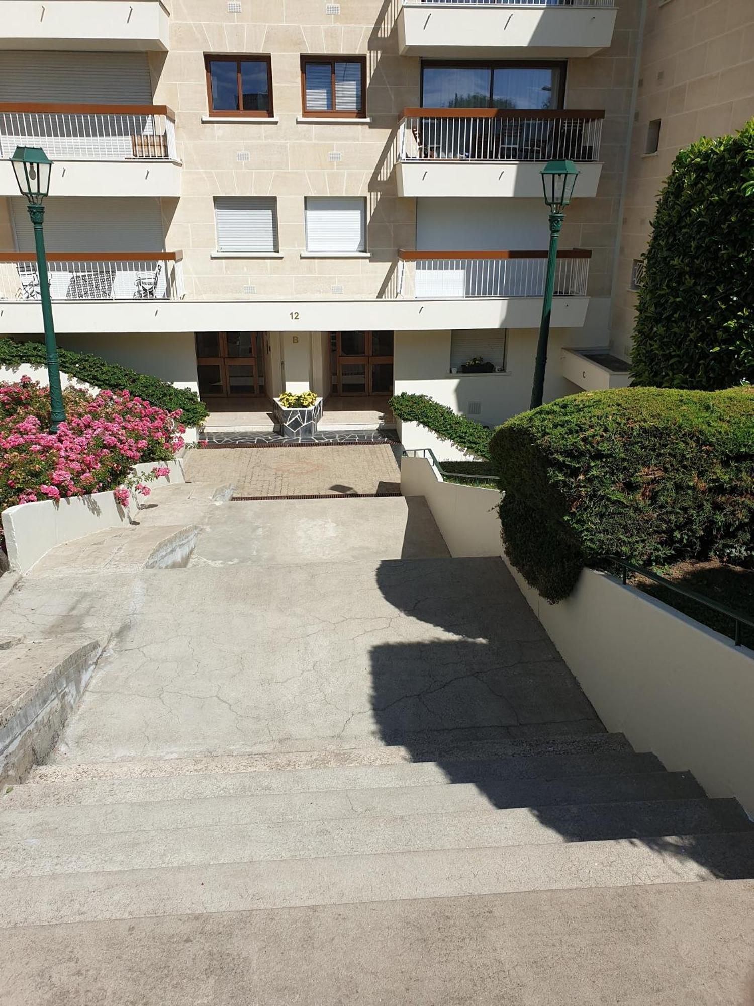 Appartement Avec Jardin Prive - 2 A 4 Voyageur Chaville Exteriör bild